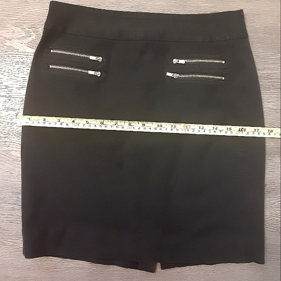 Banana Republic Skirt - Picture 6 of 9
